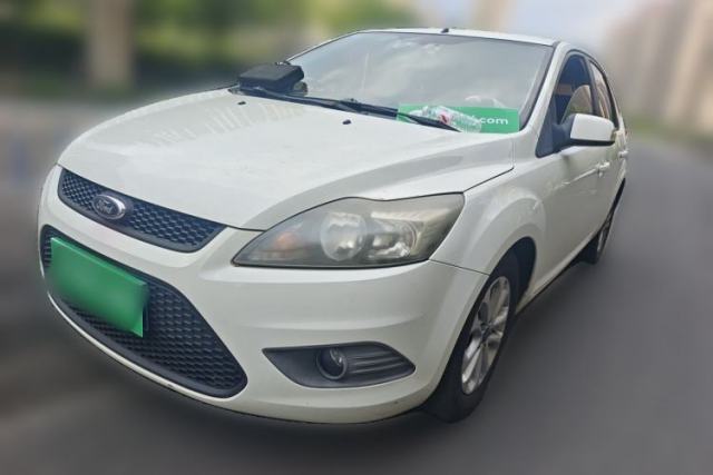 Ojetý Ford Focus 2013 Hatchback Classic 1.8L Manual Base Model