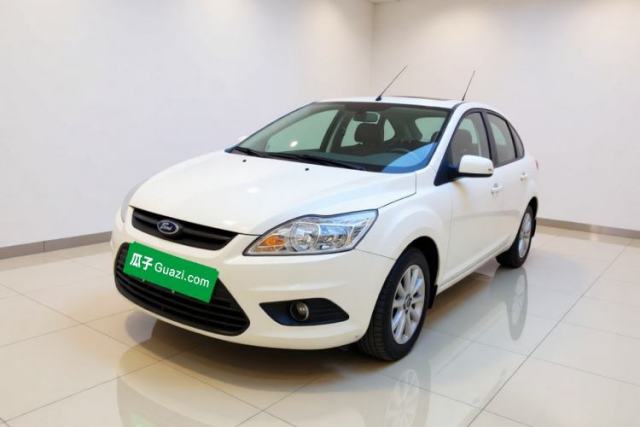 Ojetý Ford Focus 2013 Sedan Classic 1.8L Manual Millionth Anniversary Edition