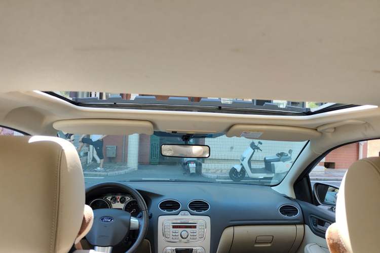 Used Ford Focus 2013 Hatchback Classic 1.8L Automatic Fashion Edition Headliner