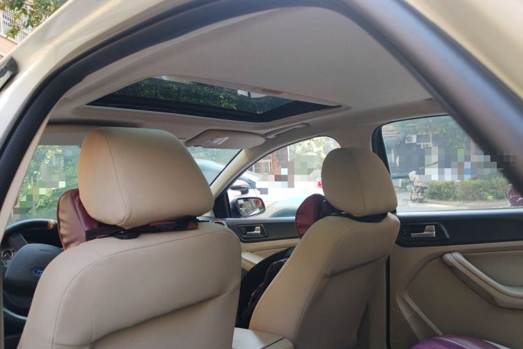 Used Ford Focus 2013 Sedan Classic 1.8L Manual Millionth Anniversary Edition Headliner