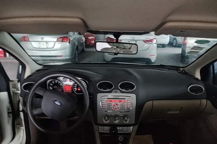 Used Ford Focus 2013 Sedan Classic 1.8L Automatic Base Model Headliner