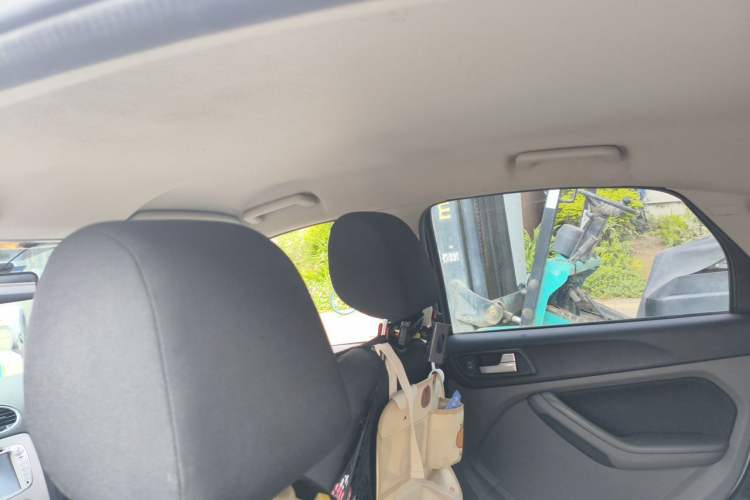 Used Ford Focus 2013 Hatchback Classic 1.8L Manual Base Model Headliner