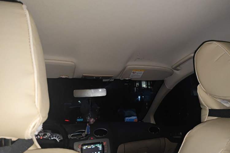 Used Ford Focus 2013 Sedan Classic 1.8L Automatic Base Model Headliner