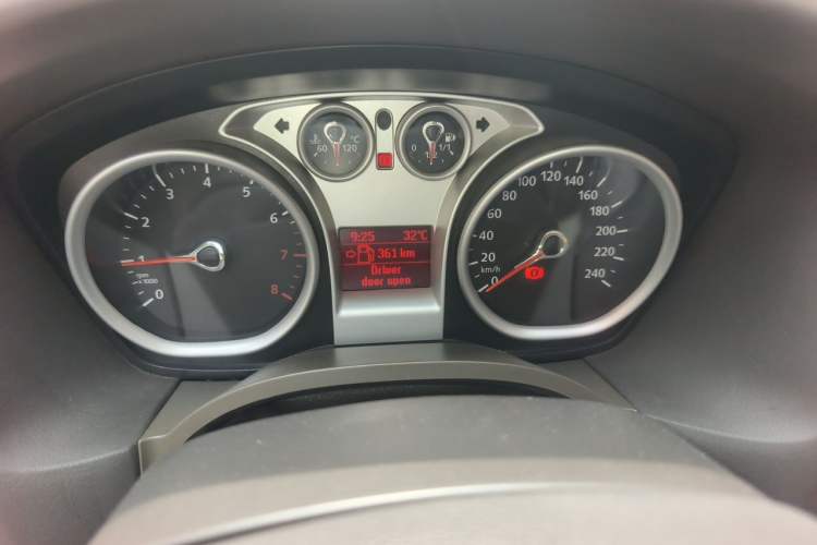 Used Ford Focus 2013 Sedan Classic 1.8L Manual Fashion Edition Instrument Cluster