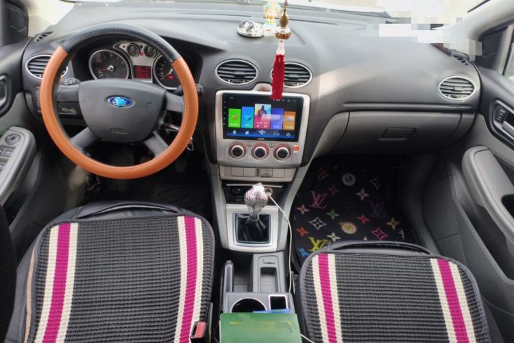 Used Ford Focus 2013 Hatchback Classic 1.8L Manual Base Model Interior 2