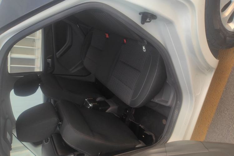 Used Ford Focus 2013 Hatchback Classic 1.8L Automatic Base Model Interior 2