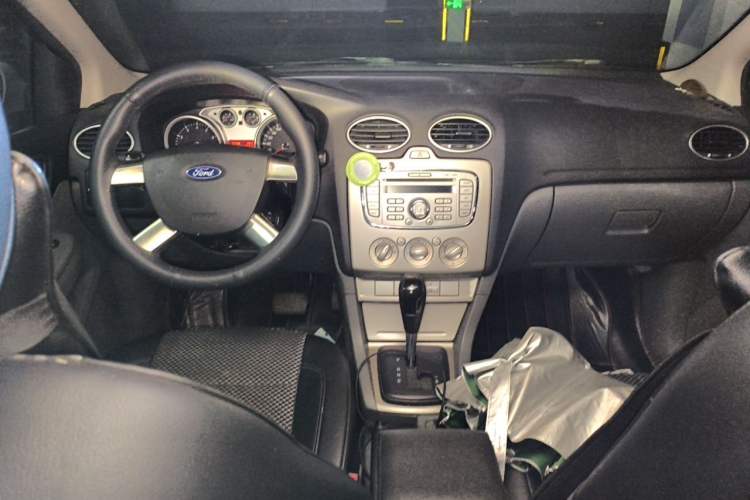 Used Ford Focus 2013 Hatchback Classic 1.8L Automatic Base Model Interior 2