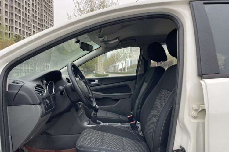 Used Ford Focus 2013 Hatchback Classic 1.8L Manual Base Model Interior 2