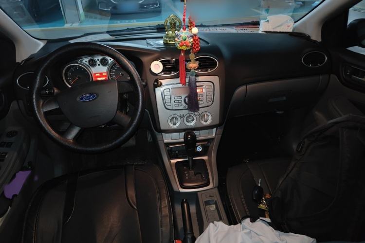 Used Ford Focus 2013 Hatchback Classic 1.8L Automatic Base Model Interior 2
