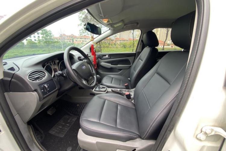 Used Ford Focus 2013 Hatchback Classic 1.8L Automatic Base Model Interior 2