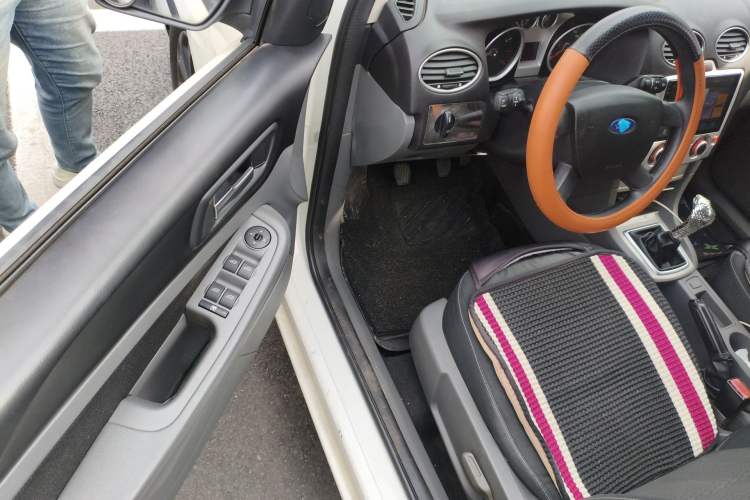 Used Ford Focus 2013 Hatchback Classic 1.8L Manual Base Model Interior 3