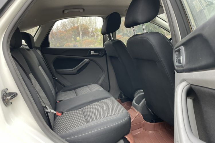 Used Ford Focus 2013 Hatchback Classic 1.8L Manual Base Model Interior 3