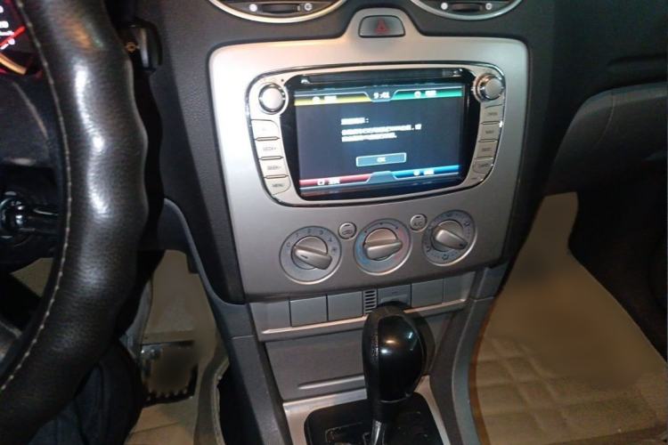 Used Ford Focus 2013 Hatchback Classic 1.8L Automatic Base Model Interior 3