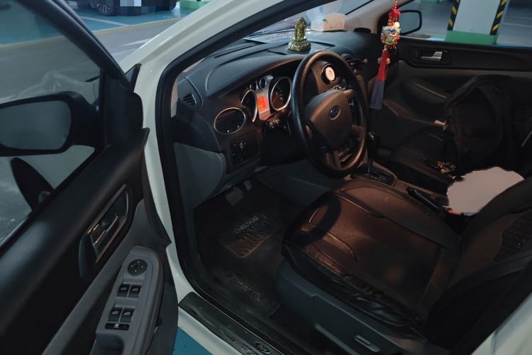Used Ford Focus 2013 Hatchback Classic 1.8L Automatic Base Model Interior 3