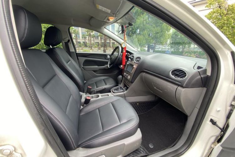 Used Ford Focus 2013 Hatchback Classic 1.8L Automatic Base Model Interior 3