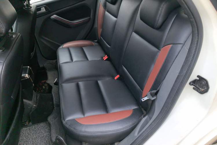 Used Ford Focus 2013 Hatchback Classic 1.8L Automatic Base Model Interior 4