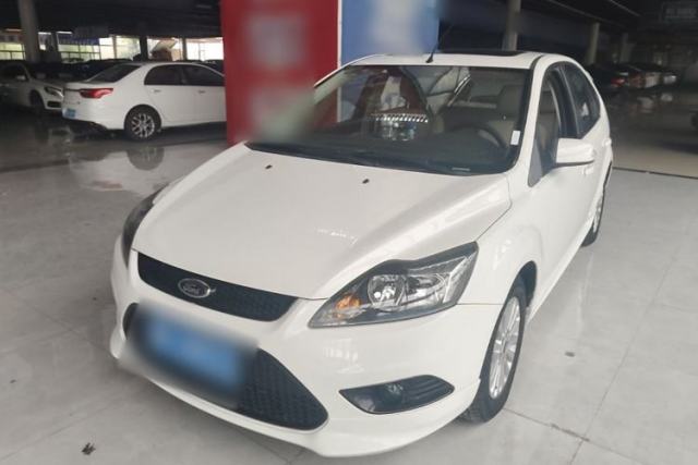 Ojetý Ford Focus 2013 Hatchback Classic 1.8L Automatic Fashion Edition