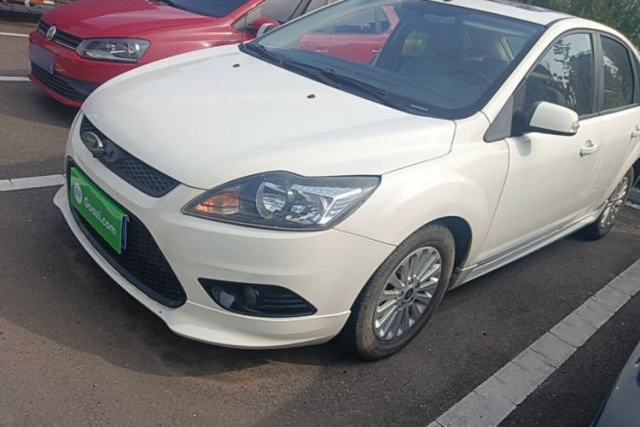 Ford Focus 2013 Hatchback Classic 1.8L Manual Fashion Edition с пробегом