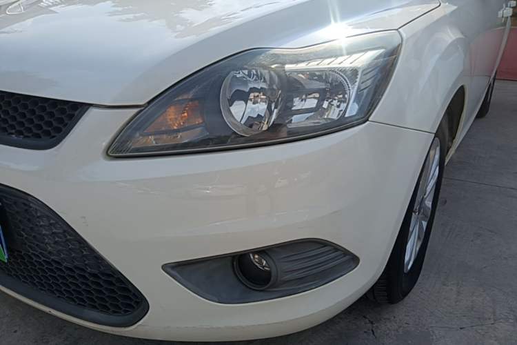 Used Ford Focus 2013 Hatchback Classic 1.8L Automatic Millionth Anniversary Edition Left Front Headlight