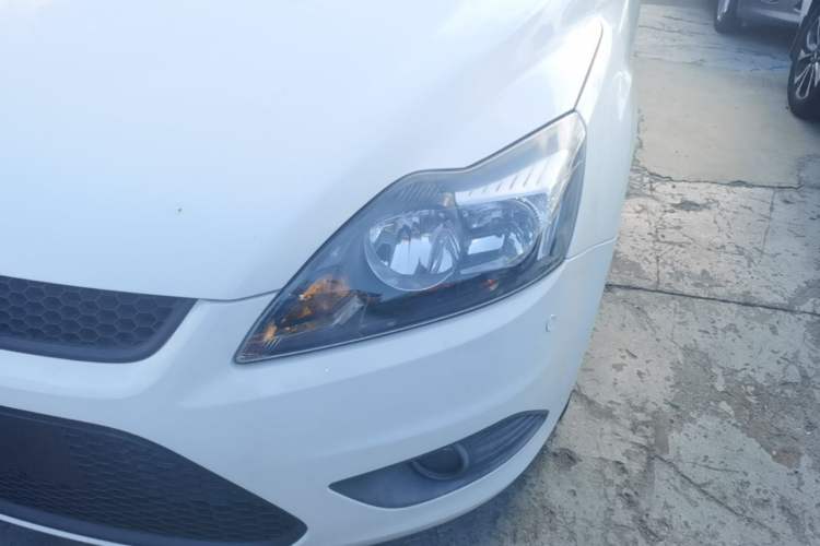 Used Ford Focus 2013 Hatchback Classic 1.8L Automatic Base Model Left Front Headlight