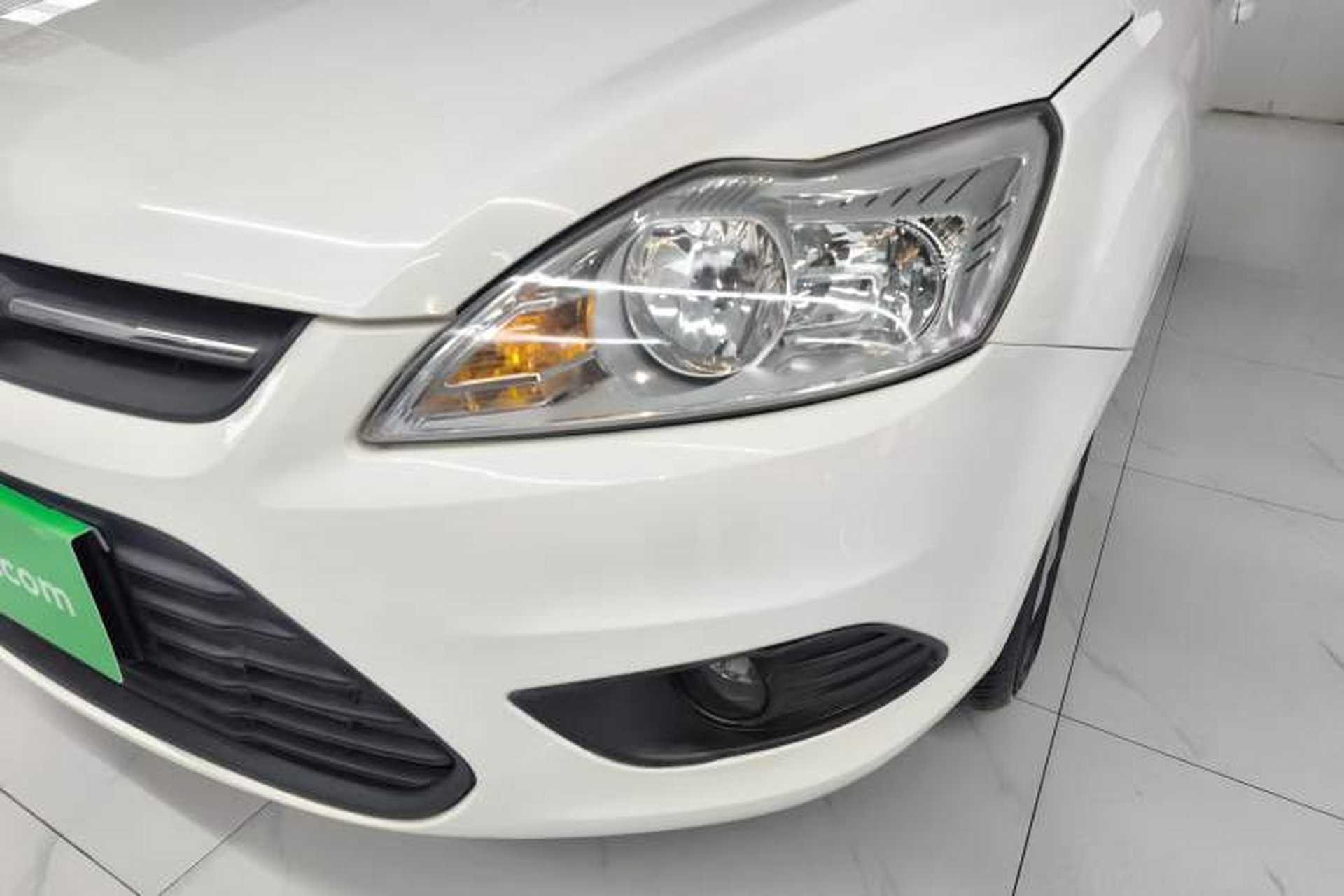 Used Ford Focus 2013 Sedan Classic 1.8L Manual Base Model Left Front Headlight