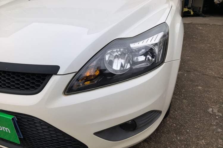 Used Ford Focus 2013 Hatchback Classic 1.8L Automatic Base Model Left Front Headlight