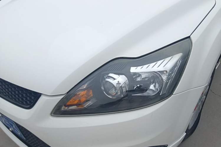 Used Ford Focus 2013 Hatchback Classic 1.8L Automatic Fashion Edition Left Front Headlight