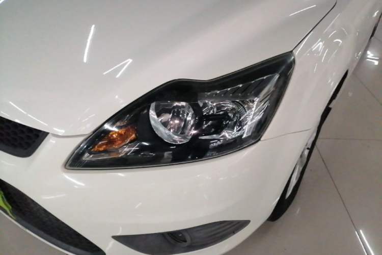 Used Ford Focus 2013 Hatchback Classic 1.8L Automatic Base Model Left Front Headlight