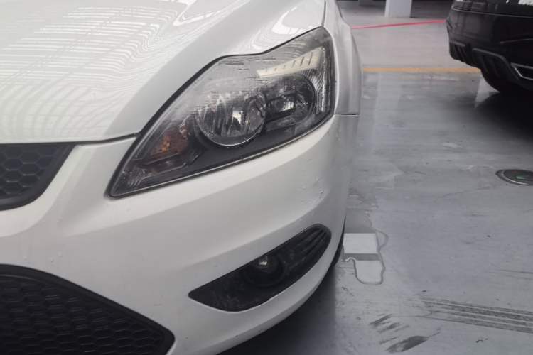 Used Ford Focus 2013 Hatchback Classic 1.8L Manual Millionth Anniversary Edition Left Front Headlight