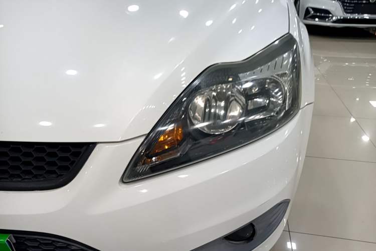 Used Ford Focus 2013 Hatchback Classic 1.8L Manual Base Model Left Front Headlight