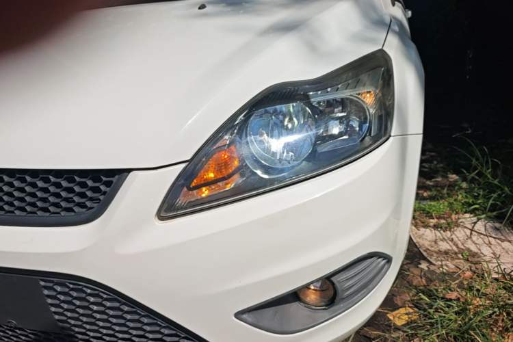 Used Ford Focus 2013 Hatchback Classic 1.8L Automatic Millionth Anniversary Edition Left Front Headlight