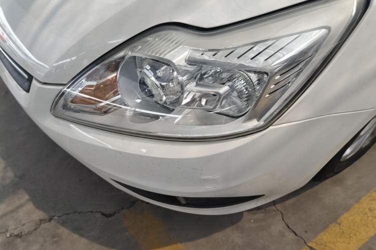 Used Ford Focus 2013 Sedan Classic 1.8L Manual Base Model Left Front Headlight