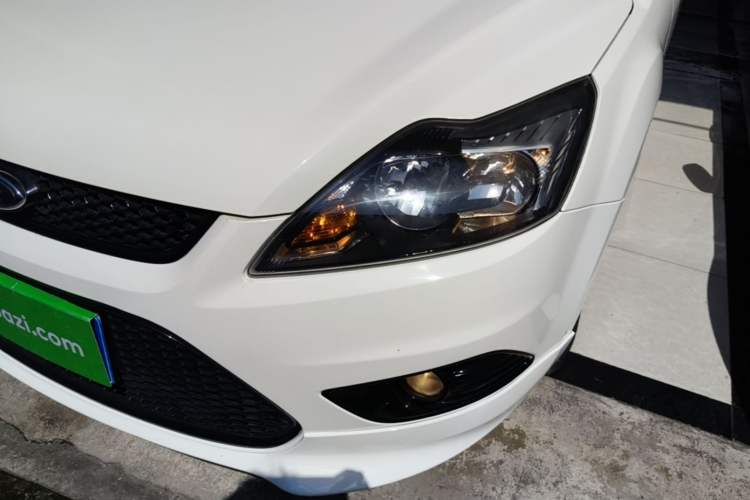 Used Ford Focus 2013 Hatchback Classic 1.8L Automatic Fashion Edition Left Front Headlight
