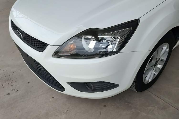 Used Ford Focus 2013 Hatchback Classic 1.8L Automatic Base Model Left Front Headlight