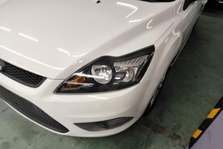 Used Ford Focus 2013 Hatchback Classic 1.8L Automatic Base Model Left Front Headlight
