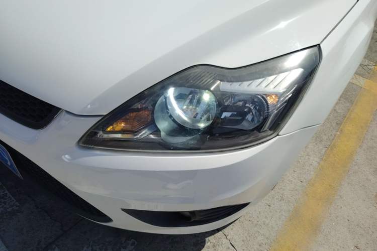 Used Ford Focus 2013 Hatchback Classic 1.8L Automatic Base Model Left Front Headlight