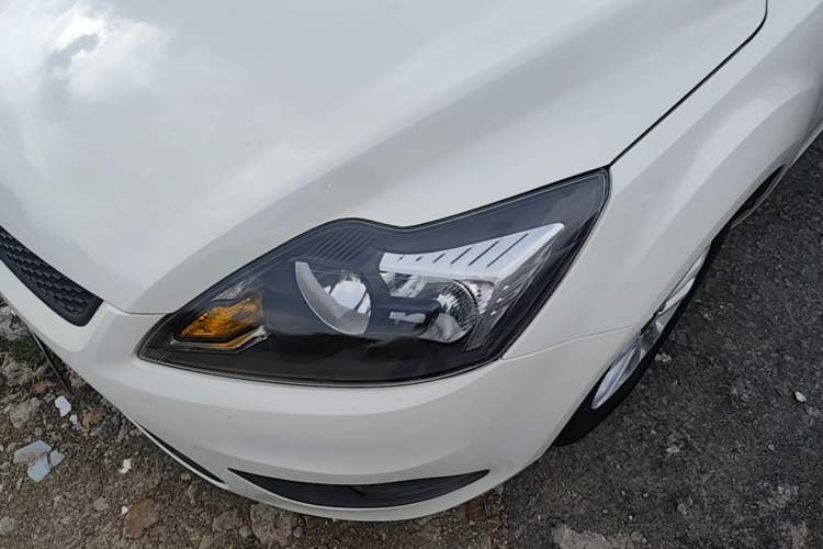 Used Ford Focus 2013 Hatchback Classic 1.8L Automatic Base Model Left Front Headlight