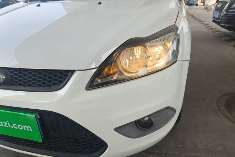 Used Ford Focus 2013 Hatchback Classic 1.8L Automatic Base Model Left Front Headlight