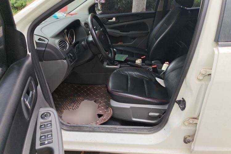 Used Ford Focus 2013 Hatchback Classic 1.8L Manual Base Model Left Front Seat
