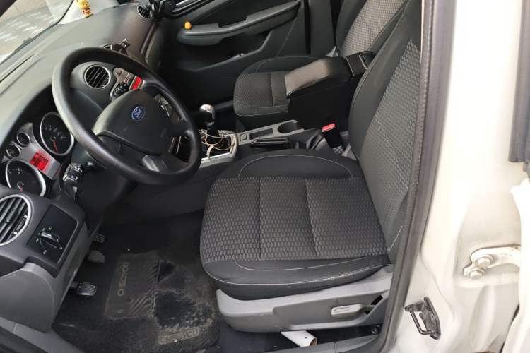 Used Ford Focus 2013 Hatchback Classic 1.8L Manual Base Model Left Front Seat