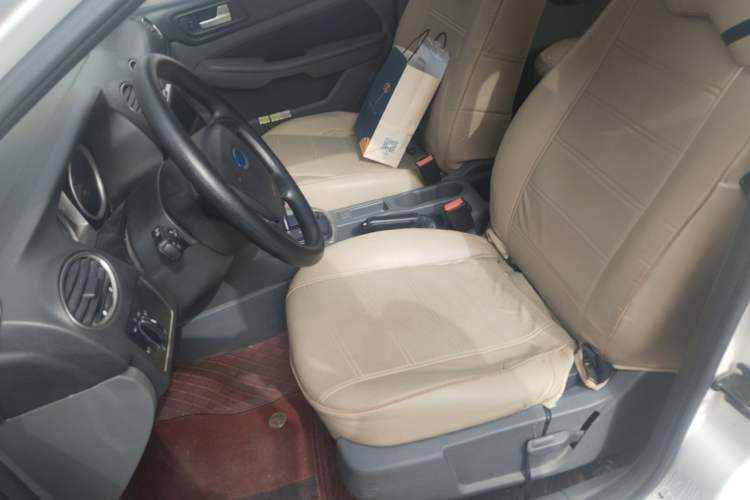 Used Ford Focus 2013 Hatchback Classic 1.8L Automatic Base Model Left Front Seat