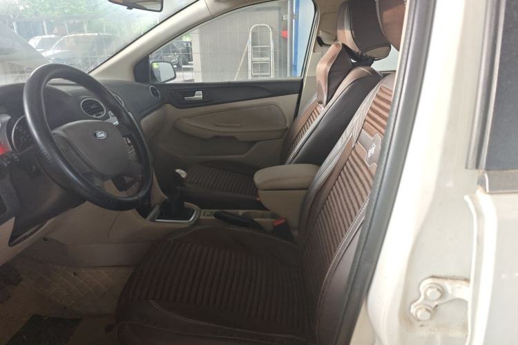 Used Ford Focus 2013 Sedan Classic 1.8L Manual Base Model Left Front Seat