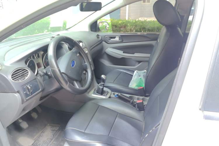 Used Ford Focus 2013 Hatchback Classic 1.8L Manual Base Model Left Front Seat