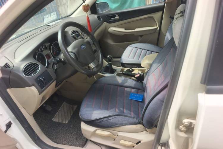 Used Ford Focus 2013 Sedan Classic 1.8L Manual Fashion Edition Left Front Seat