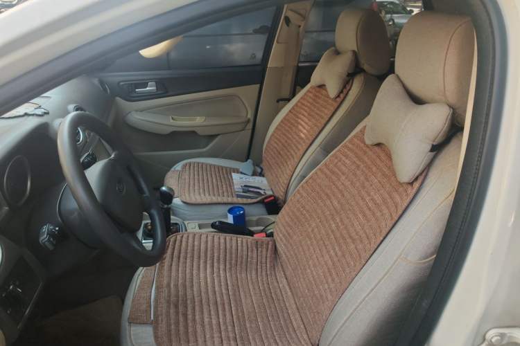 Used Ford Focus 2013 Sedan Classic 1.8L Manual Base Model Left Front Seat