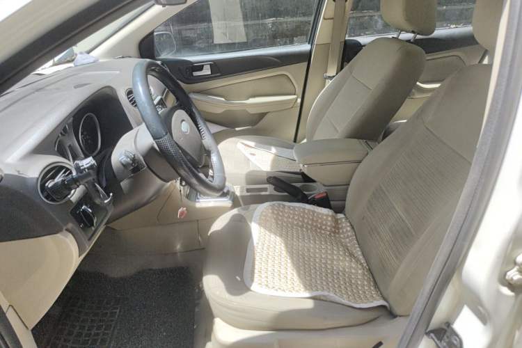 Used Ford Focus 2013 Sedan Classic 1.8L Manual Base Model Left Front Seat