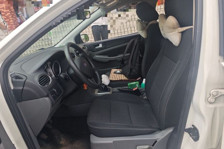 Used Ford Focus 2013 Hatchback Classic 1.8L Manual Base Model Left Front Seat