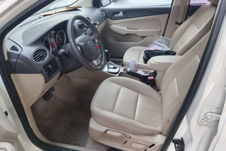 Used Ford Focus 2013 Hatchback Classic 1.8L Automatic Fashion Edition Left Front Seat