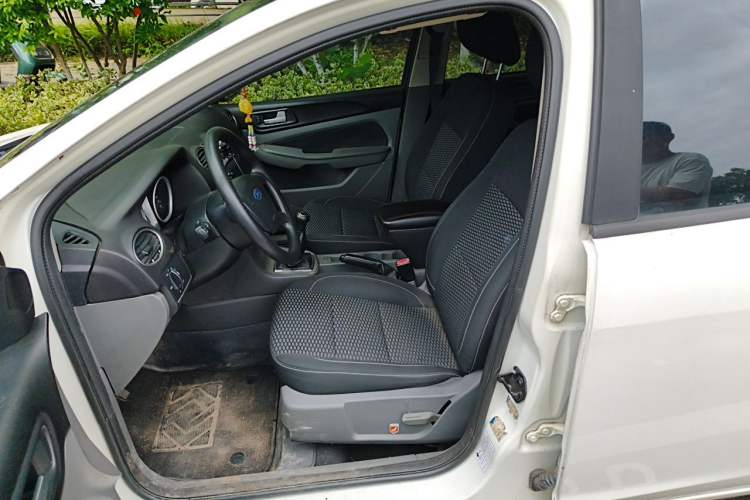 Used Ford Focus 2013 Hatchback Classic 1.8L Manual Base Model Left Front Seat