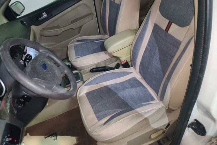 Used Ford Focus 2013 Sedan Classic 1.8L Manual Base Model Left Front Seat